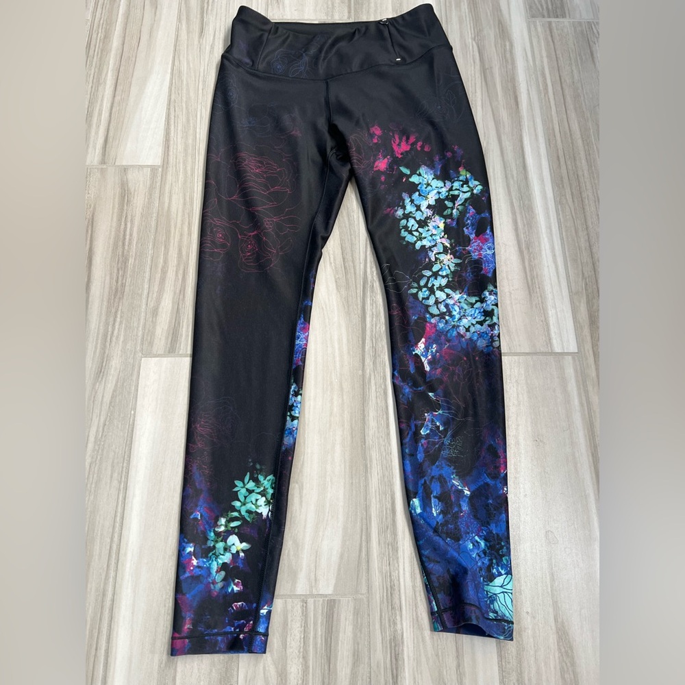 CALIA by Carrie Underwood Black Floral Opulent Leggings Medium